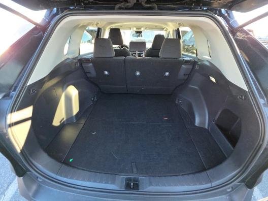 Toyota RAV4 LE FWD (Natl) 2025