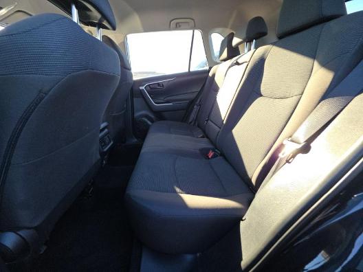Toyota RAV4 LE FWD (Natl) 2025
