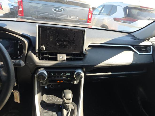 Toyota RAV4 LE AWD (Natl) 2025