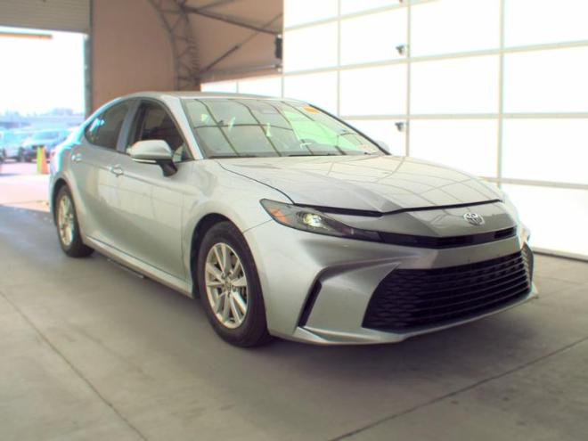 Toyota Camry XLE (Natl) 2025