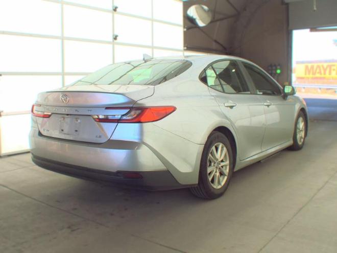 Toyota Camry XLE (Natl) 2025
