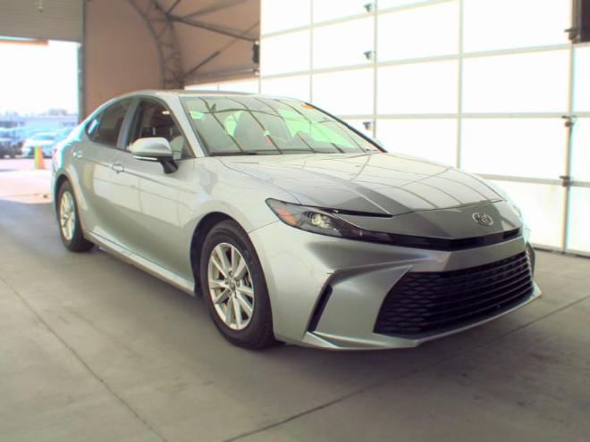 Toyota Camry XLE (Natl) 2025