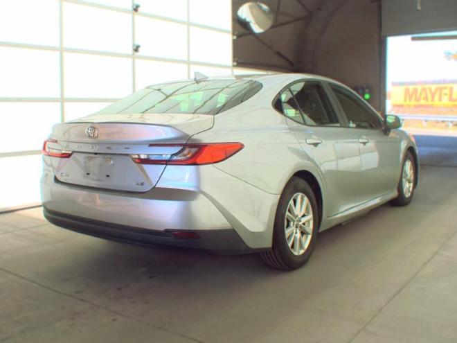 Toyota Camry XLE (Natl) 2025