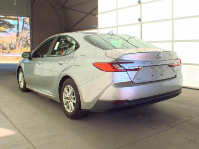 Toyota Camry XLE (Natl) 2025