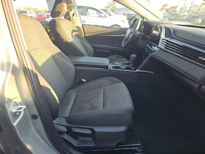 Toyota Camry XLE (Natl) 2025