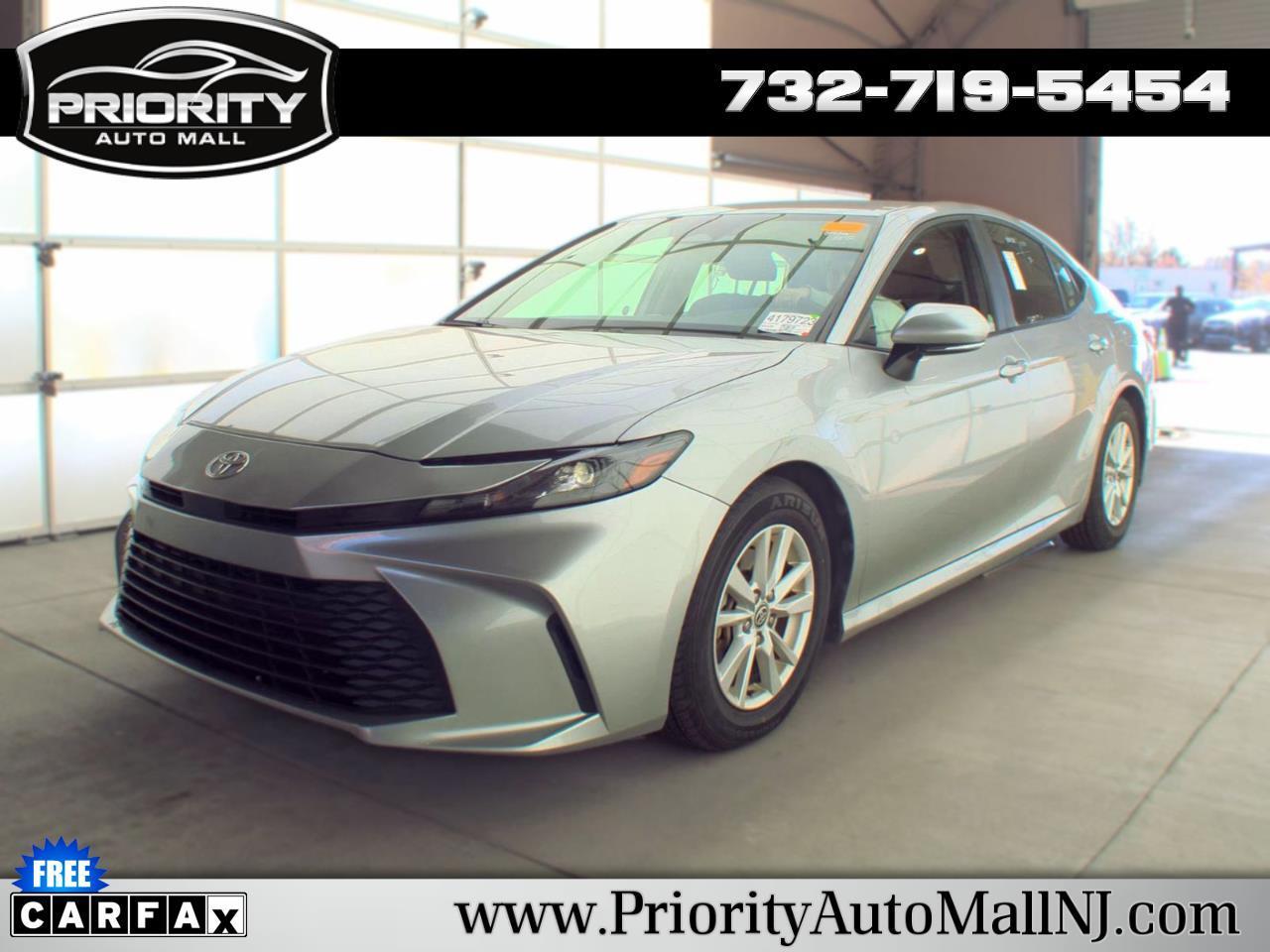 Toyota Camry XLE (Natl) 2025