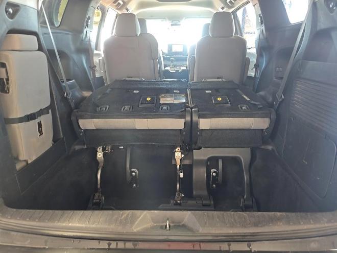 Toyota Sienna LE FWD 8-Passenger (Natl) 2025