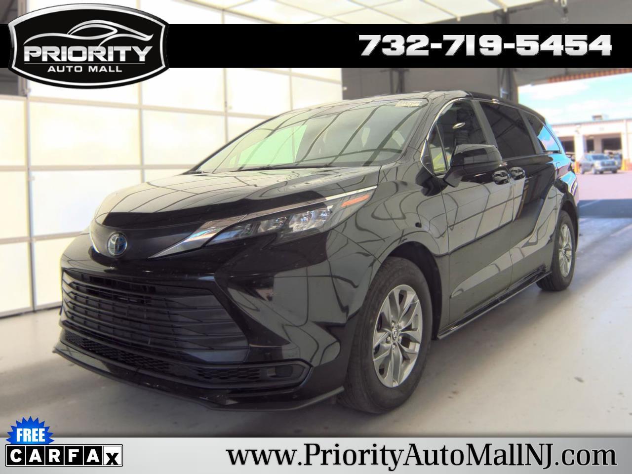 Toyota Sienna LE FWD 8-Passenger (Natl) 2025