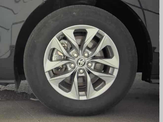 Toyota Sienna LE FWD 8-Passenger (Natl) 2025