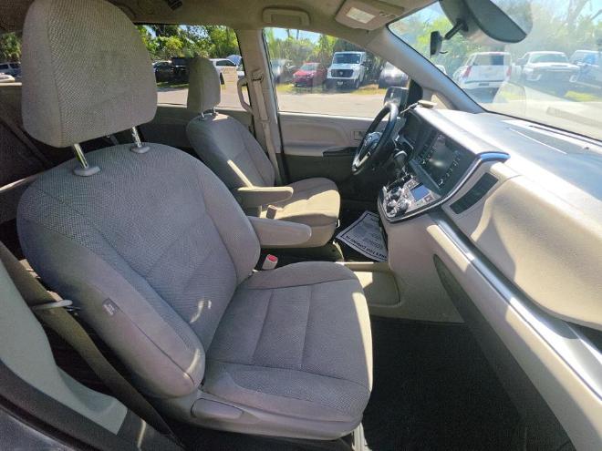 Toyota Sienna L FWD 7-Passenger (Natl) 2019
