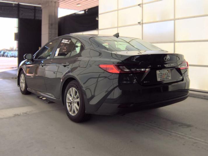 Toyota Camry  2025