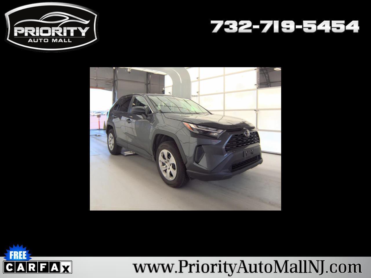 Toyota RAV4 LE AWD (Natl) 2021