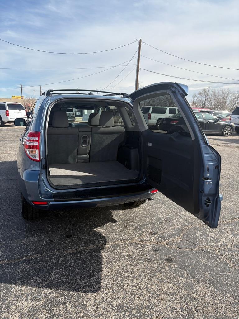 Toyota RAV4 Base I4 2WD 2012