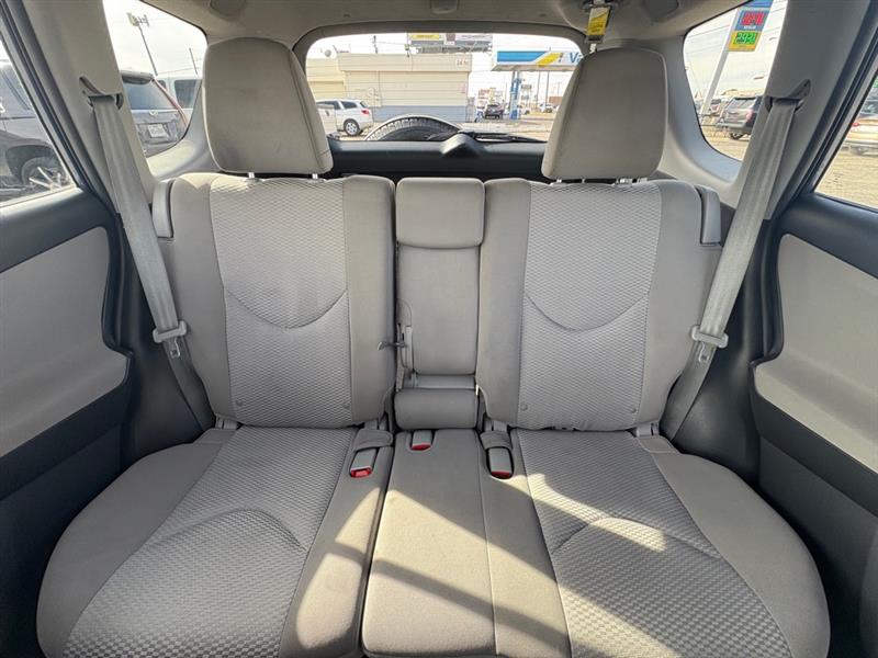 Toyota RAV4 Base I4 2WD 2012