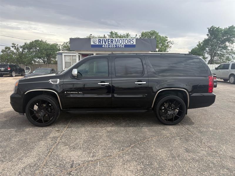 2007 GMC Yukon XL SLE-1 1/2 Ton 2WD