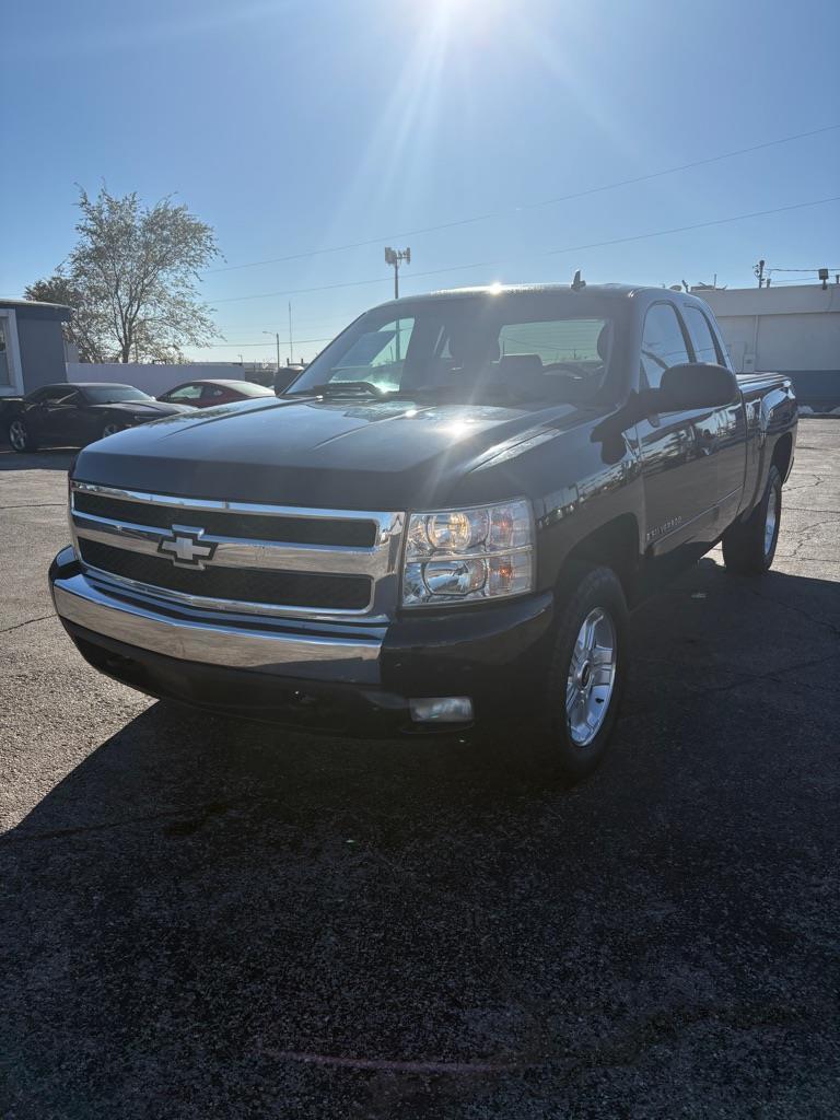 Chevrolet Silverado 1500 Work Truck Ext. Cab Std. Box 4WD 2008