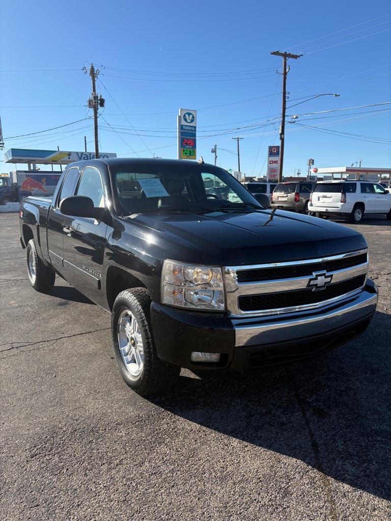 Chevrolet Silverado 1500 Work Truck Ext. Cab Std. Box 4WD 2008