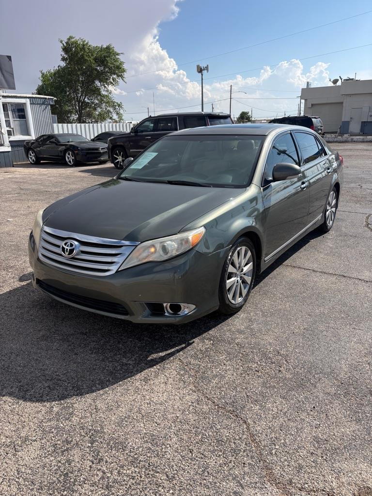 Toyota Avalon Base 2011