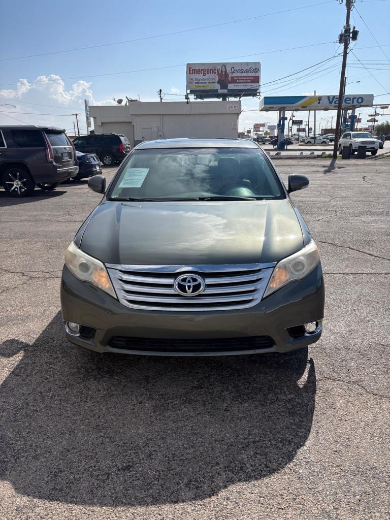 Toyota Avalon Base 2011