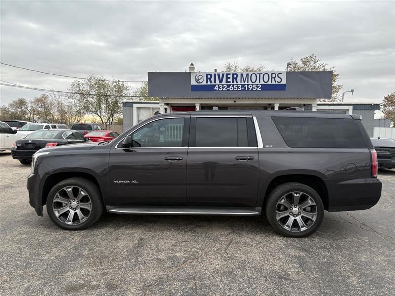GMC Yukon XL SLT 1/2 Ton 4WD 2015