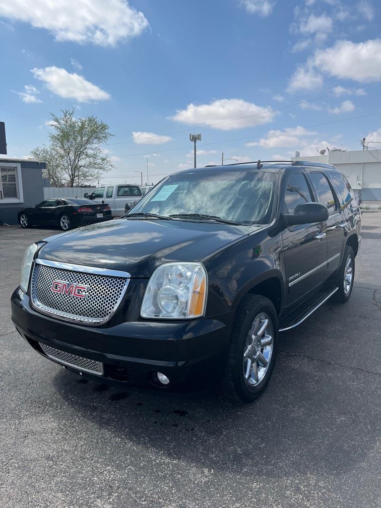 GMC Yukon Denali 2WD 2010