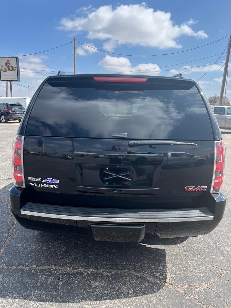 GMC Yukon Denali 2WD 2010