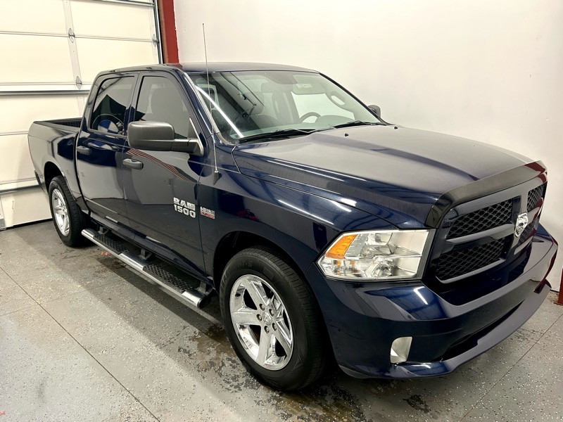 2016 RAM 1500 2WD Crew Cab 140.5" Express