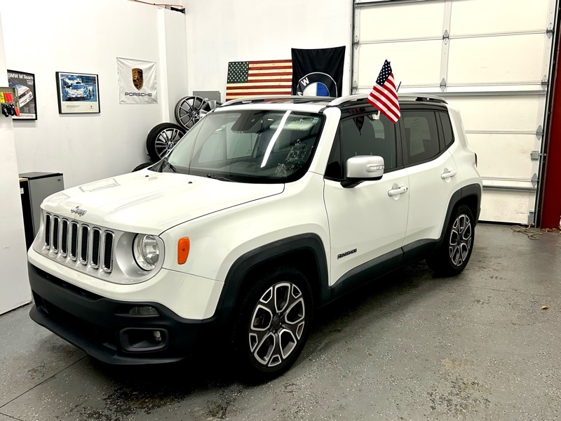 2016 Jeep Renegade Limited's photo