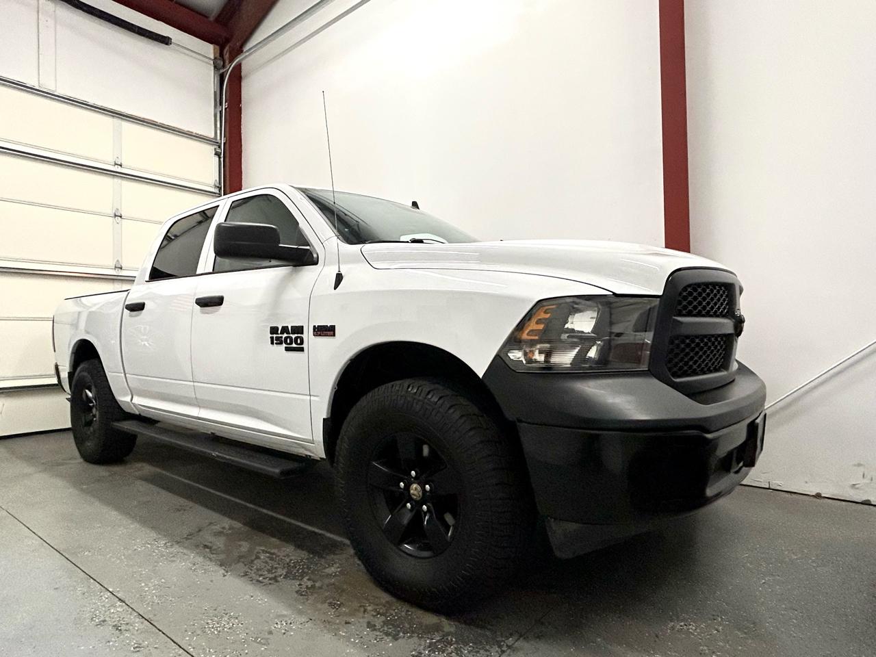 2022 RAM 1500 Classic Tradesman Crew Cab SWB 4WD