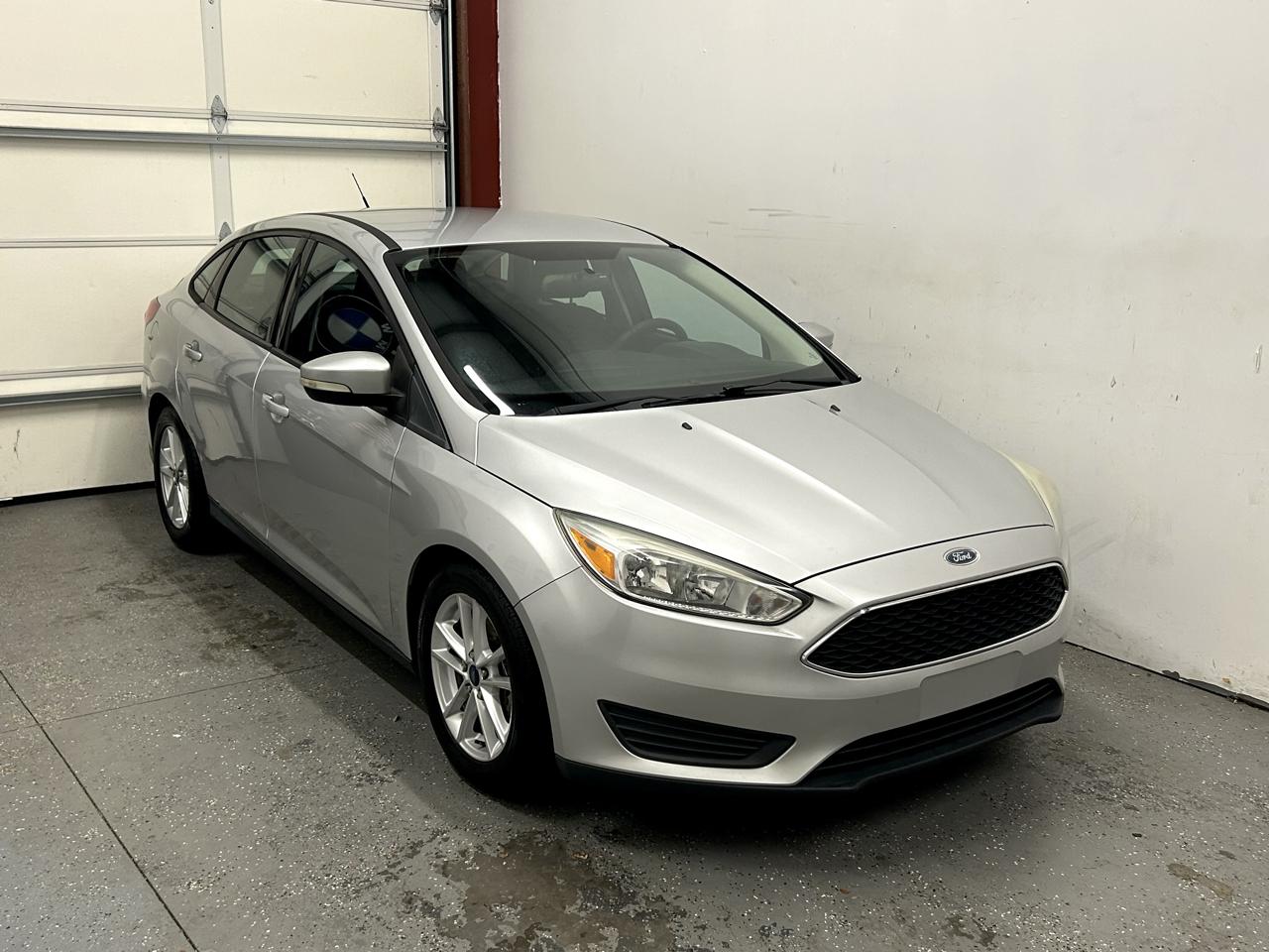 2016 Ford Focus SE Sedan