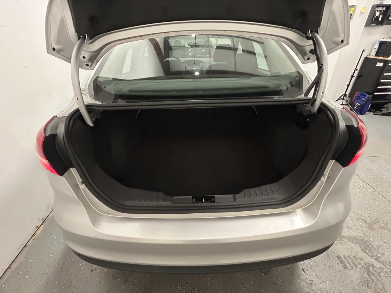 2016 Ford Focus SE - Photo 6