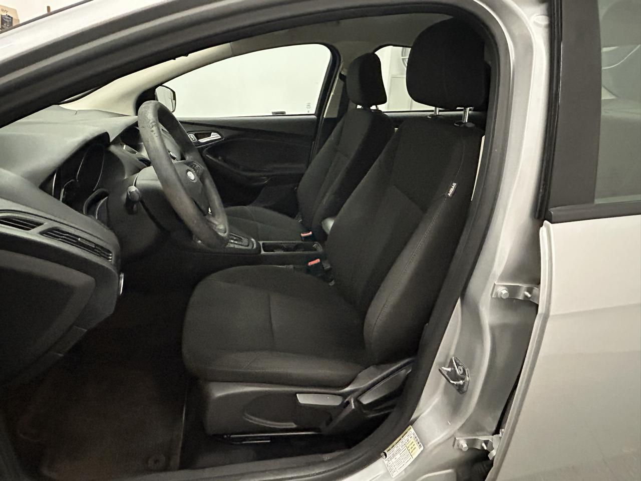 2016 Ford Focus SE - Photo 12