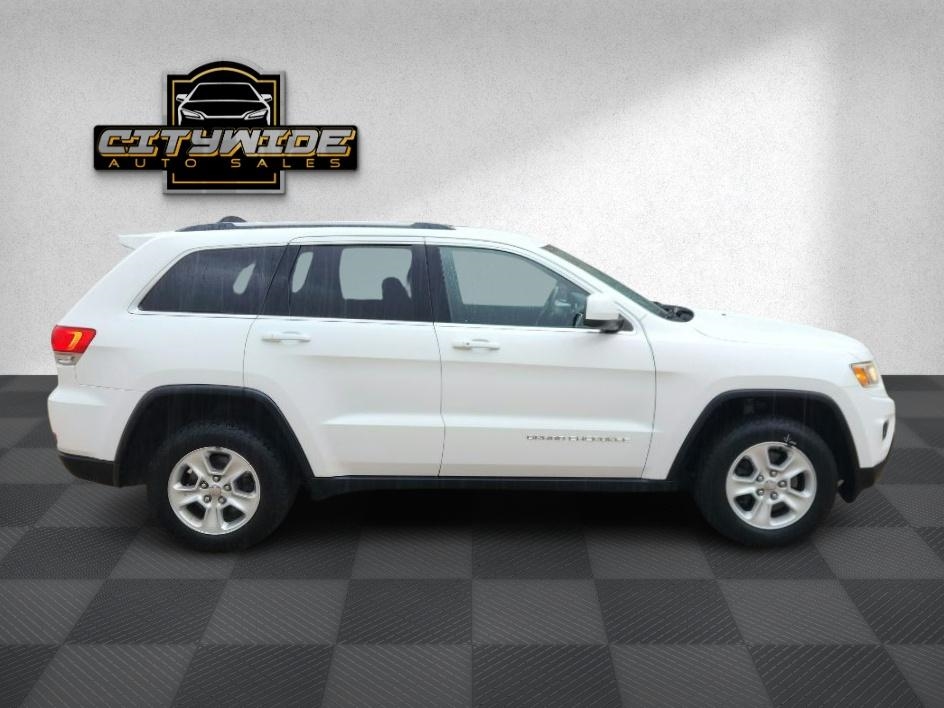 2016 Jeep Grand Cherokee Laredo photo 3