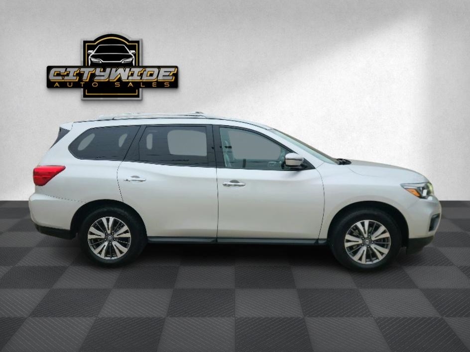 Nissan Pathfinder SV 4WD 2017