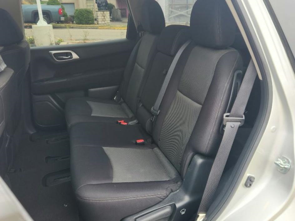 Nissan Pathfinder SV 4WD 2017