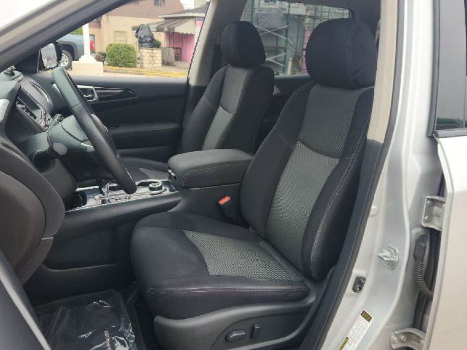 Nissan Pathfinder SV 4WD 2017