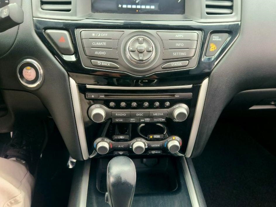 Nissan Pathfinder SV 4WD 2017