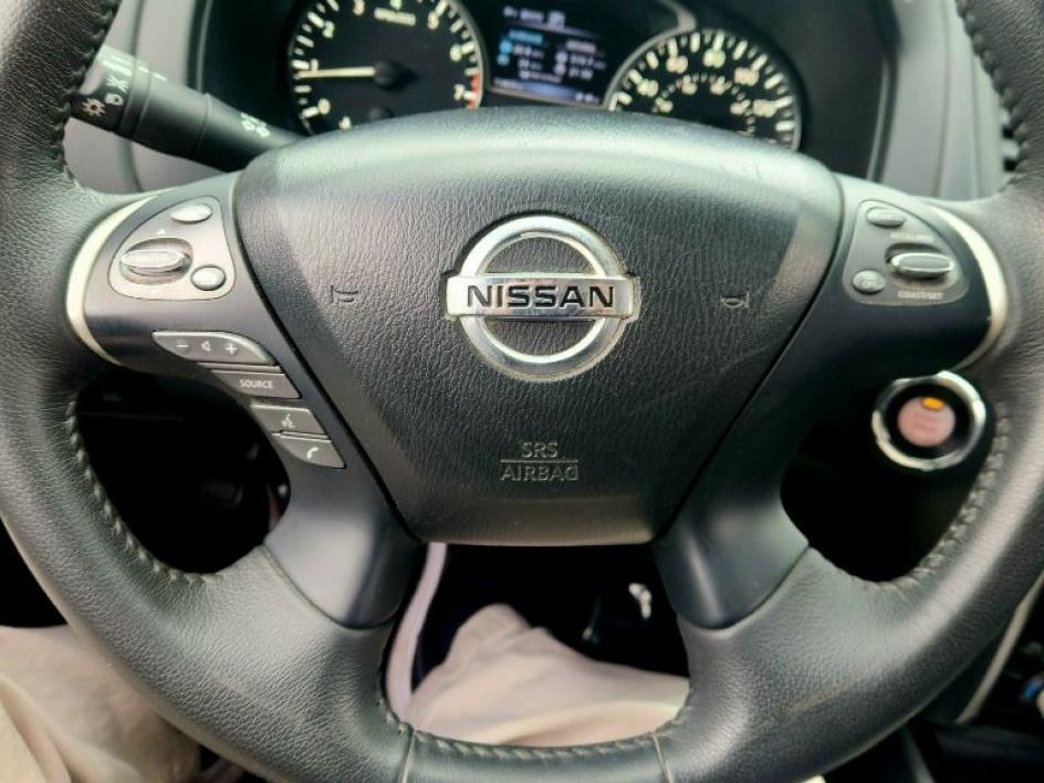 Nissan Pathfinder SV 4WD 2017