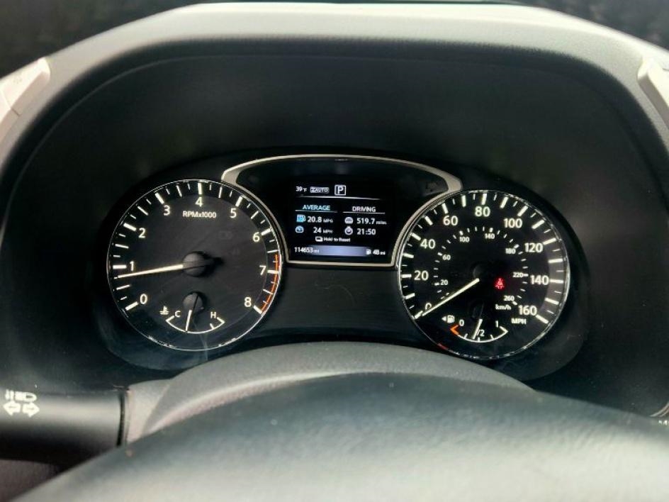 Nissan Pathfinder SV 4WD 2017