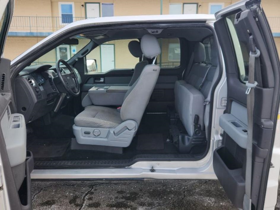 Ford F-150 XLT SuperCab 8-ft. Bed 4WD 2012