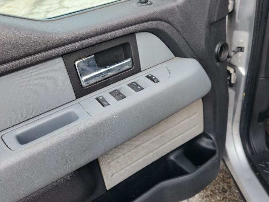 Ford F-150 XLT SuperCab 8-ft. Bed 4WD 2012