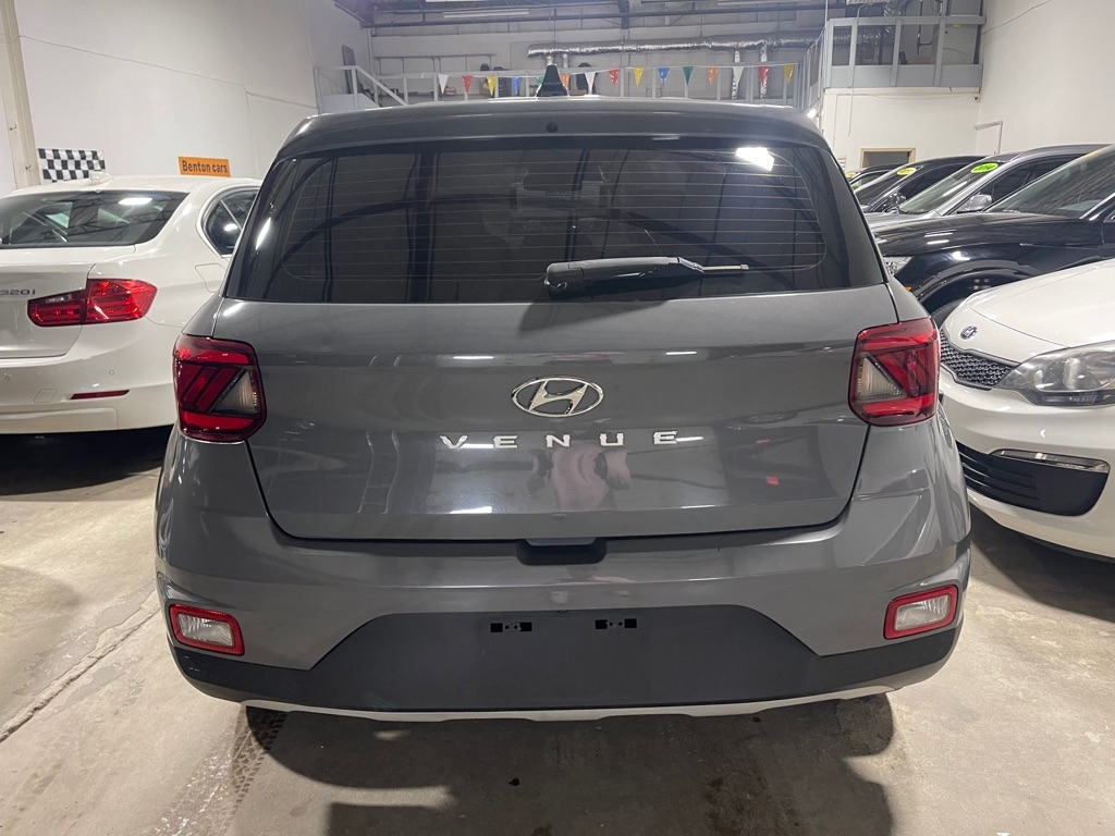 2021 Hyundai Venue SE photo 3