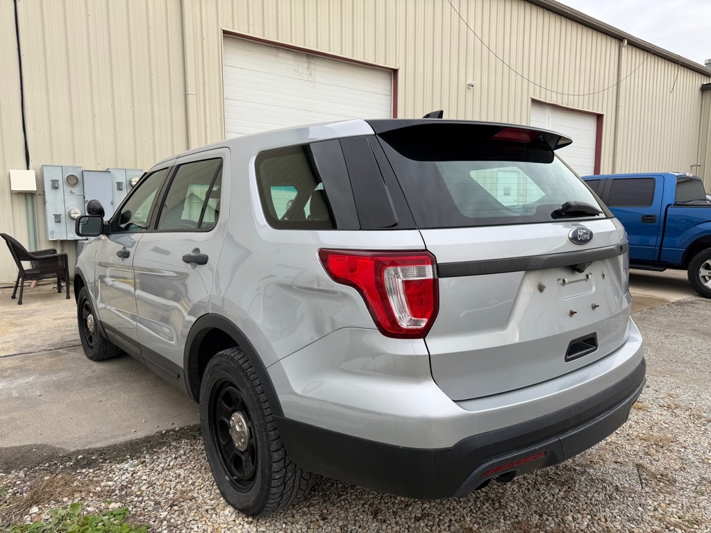 2016 Ford Explorer photo 3