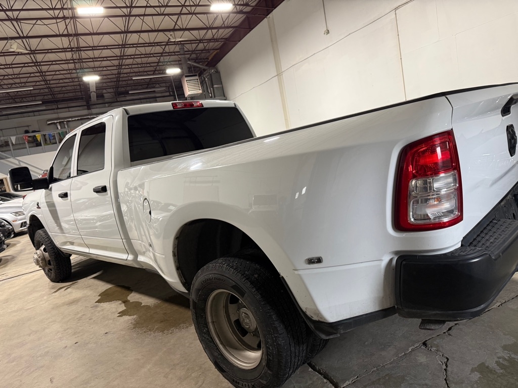 RAM 3500 Tradesman Crew Cab 4WD DRW 2024