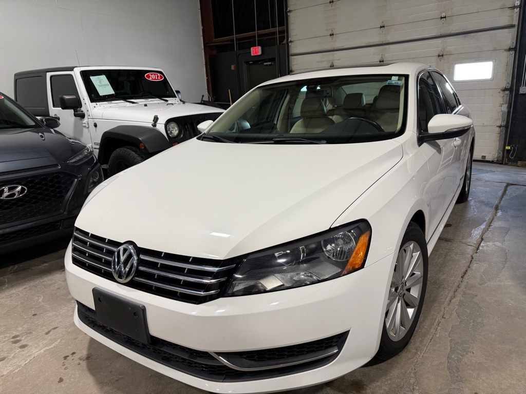 2012 Volkswagen Passat SEL