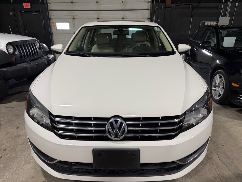 Volkswagen Passat 2.5L SEL 2012