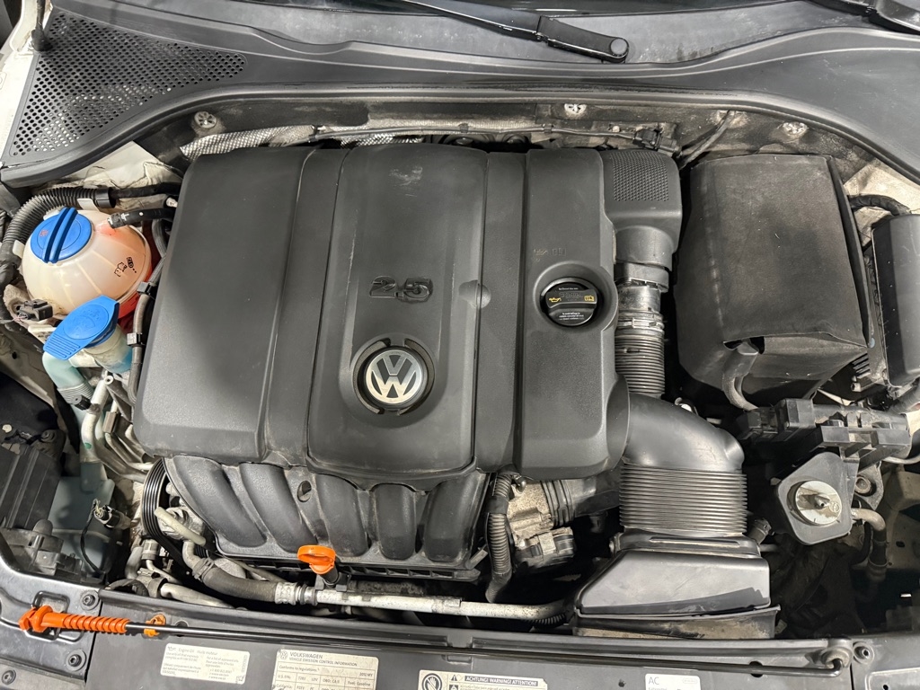 Volkswagen Passat 2.5L SEL 2012