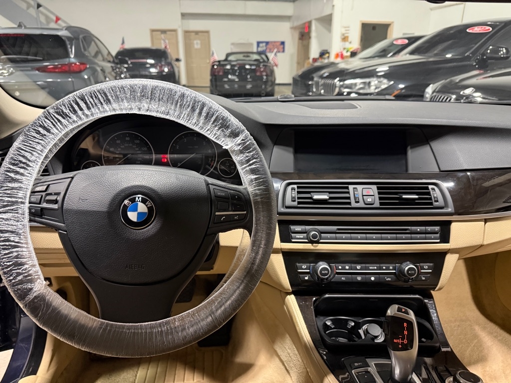 BMW 5-Series 535i xDrive 2012