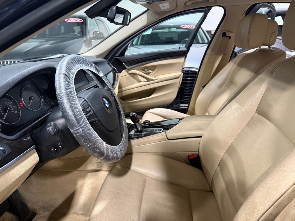 BMW 5-Series 535i xDrive 2012