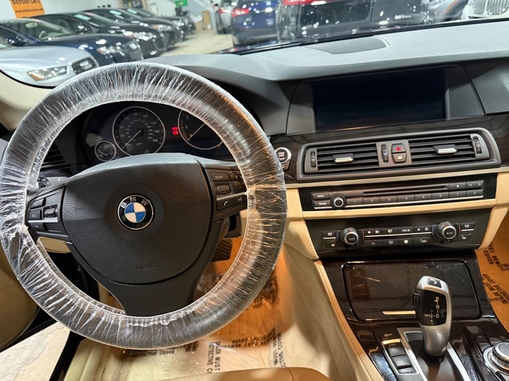 BMW 5-Series 535i xDrive 2012